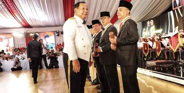 Muzani dan Dasco Terima Penghargaan Dharma Pertahanan Utama dari Menhan Prabowo