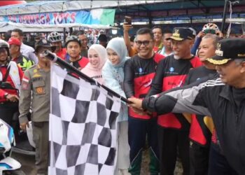 Geliatkan Pariwisata dan Ekonomi Kreatif, Gubernur Mahyeldi Lepas Ribuan Peserta Minangkabau Basapeda