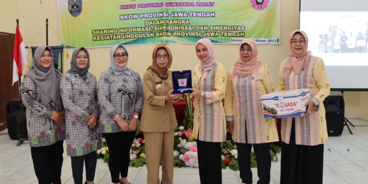 Perkuat Sinergitas, Ketua BKOW Sumbar Studi Tiru ke BKOW Jateng dan Destara Magelang