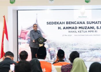 Muzani Serahkan Rp 500 juta Hasil Lelang Sapi ke Baznas untuk Korban Bencana Sumbar